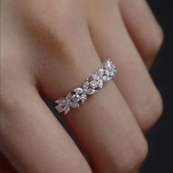 Restock-New 925 Sterling Silver Diamond Flower Ring - Picture 3 of 6